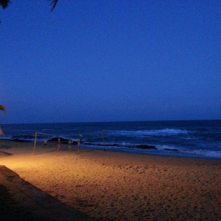 Coconut Grove Beach Resort Elmina Extérieur photo