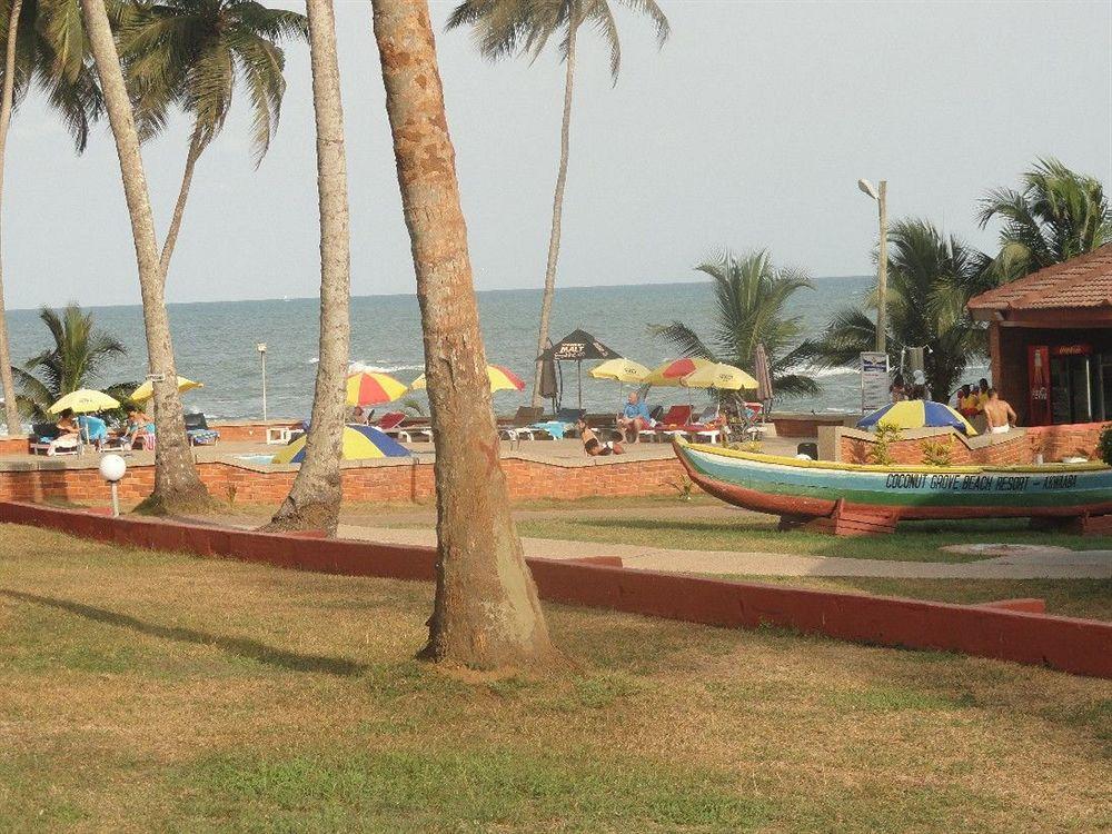 Coconut Grove Beach Resort Elmina Extérieur photo