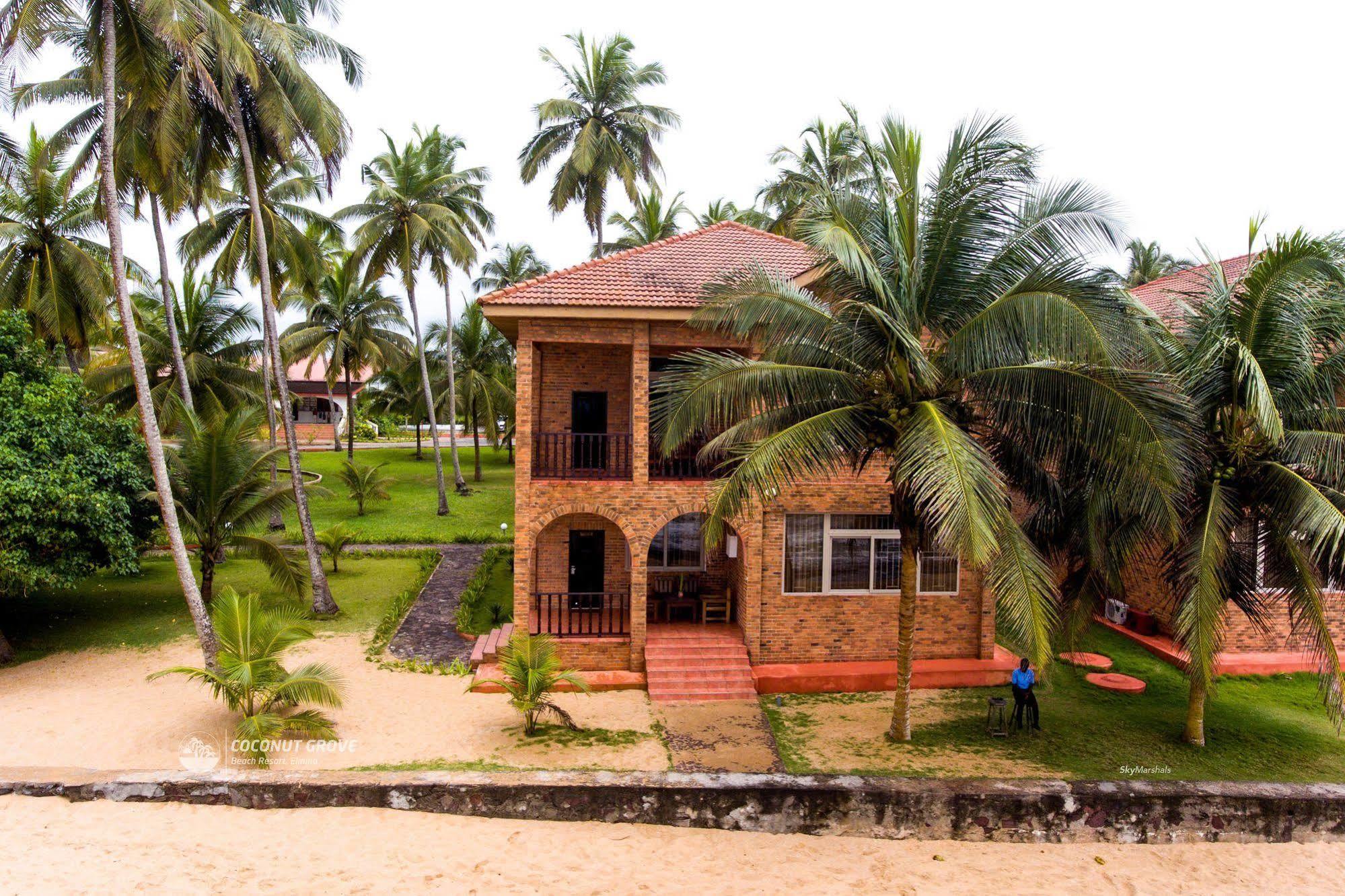 Coconut Grove Beach Resort Elmina Extérieur photo