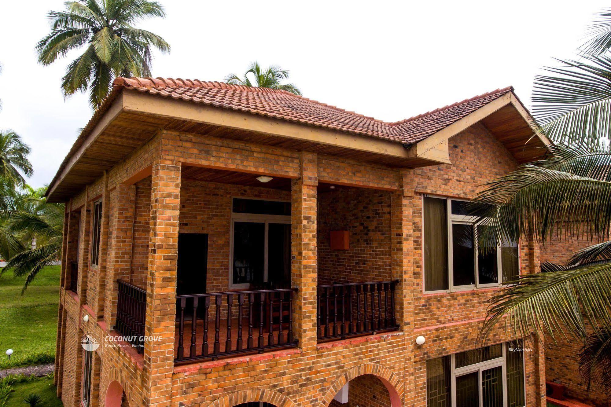Coconut Grove Beach Resort Elmina Extérieur photo