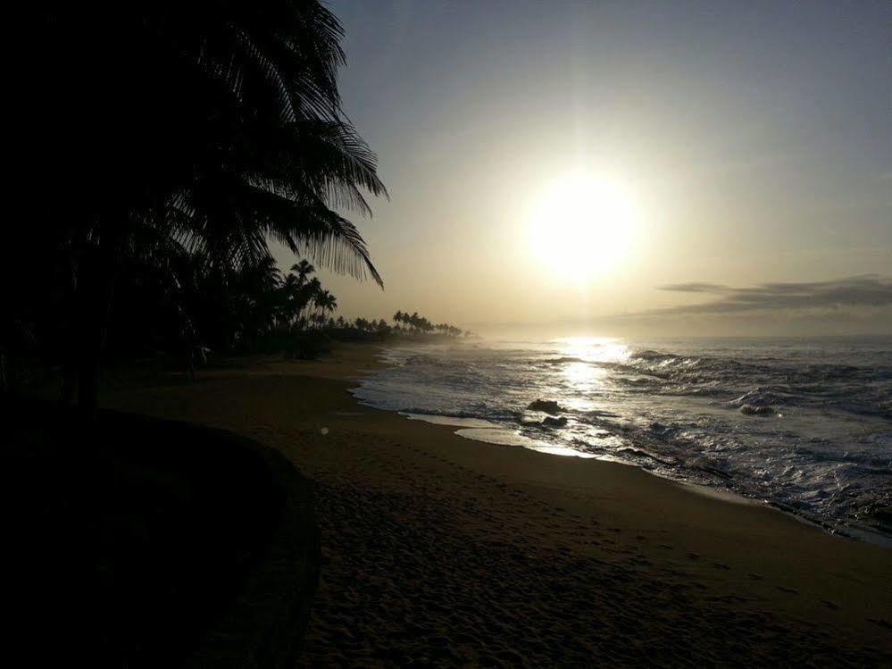 Coconut Grove Beach Resort Elmina Extérieur photo