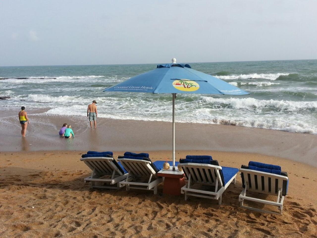 Coconut Grove Beach Resort Elmina Extérieur photo