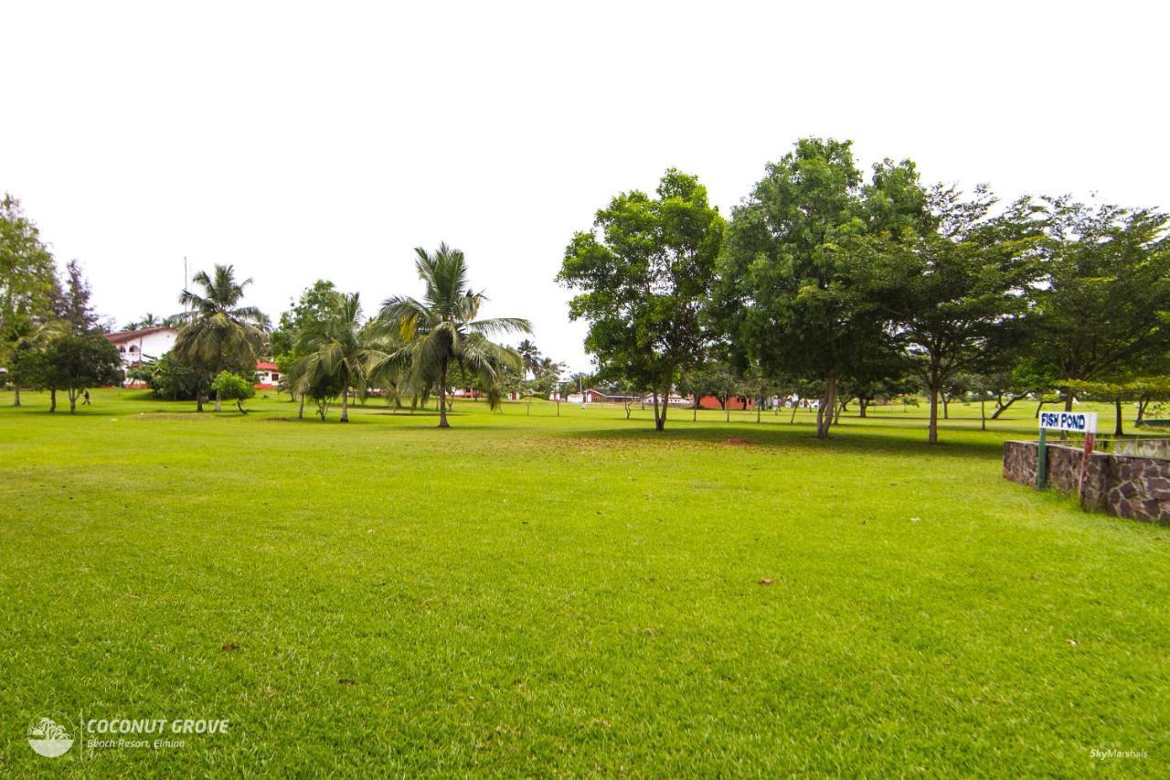 Coconut Grove Beach Resort Elmina Extérieur photo