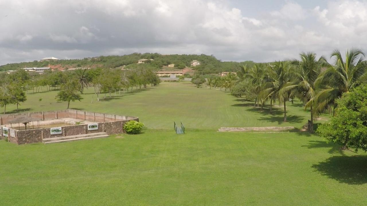 Coconut Grove Beach Resort Elmina Extérieur photo